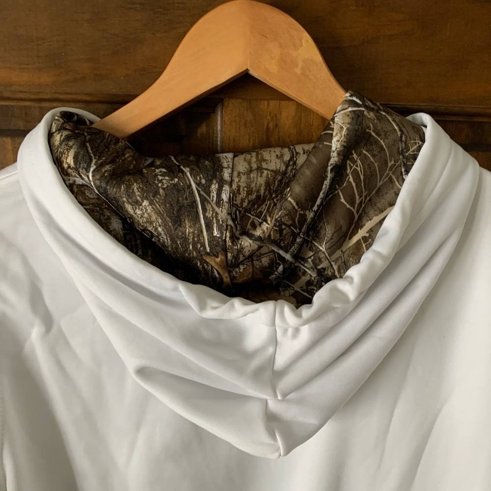 Realtree Sweatshirt - Picture 4 of 4
